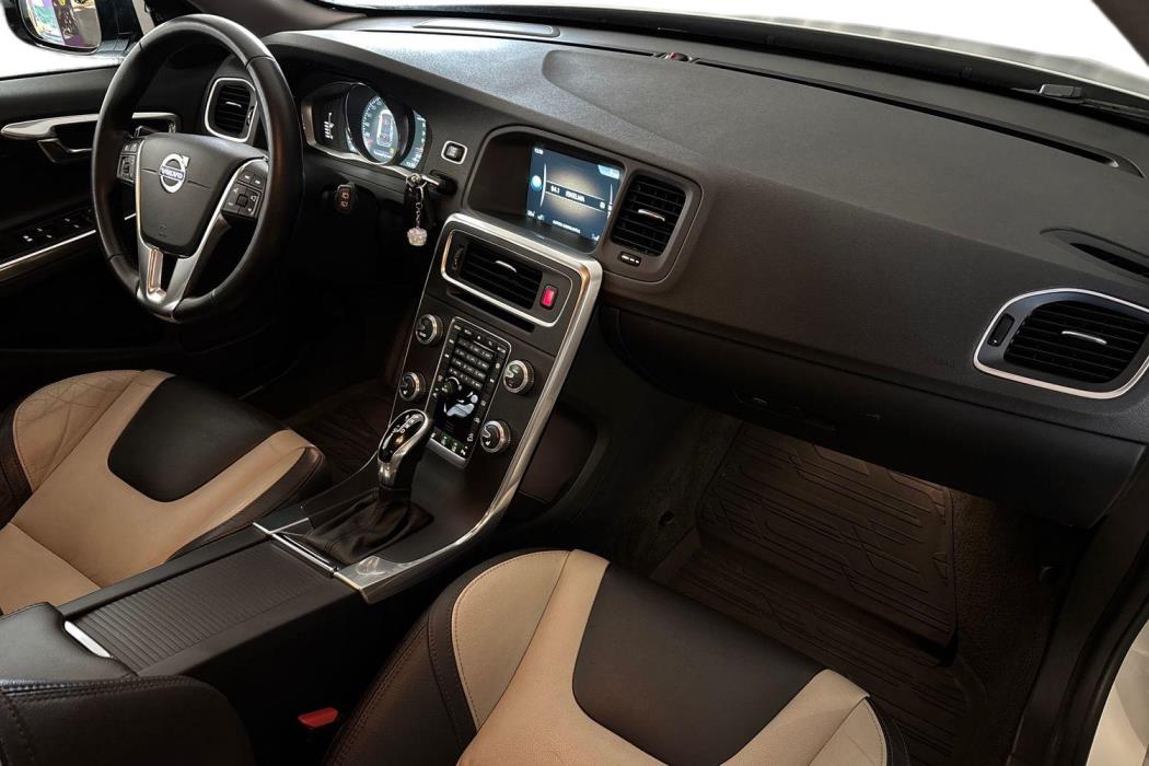 Volvo V60 Cross Country 2016