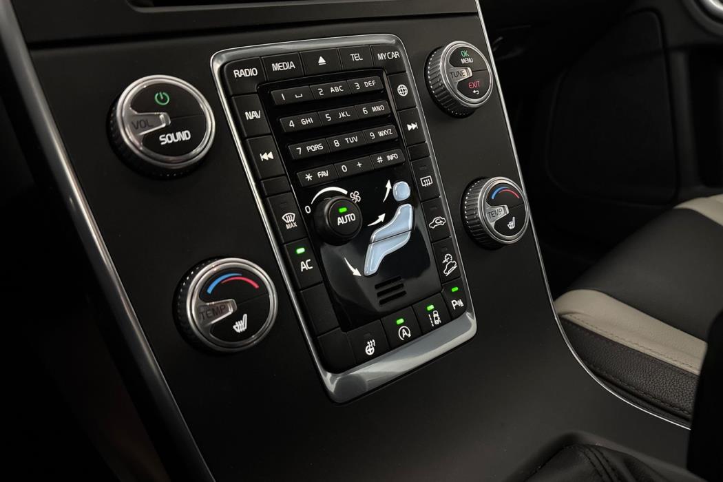 Volvo V60 Cross Country 2016