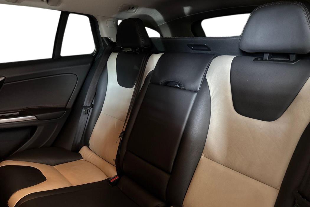 Volvo V60 Cross Country 2016