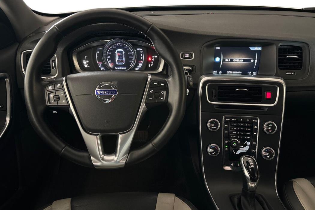 Volvo V60 Cross Country 2016