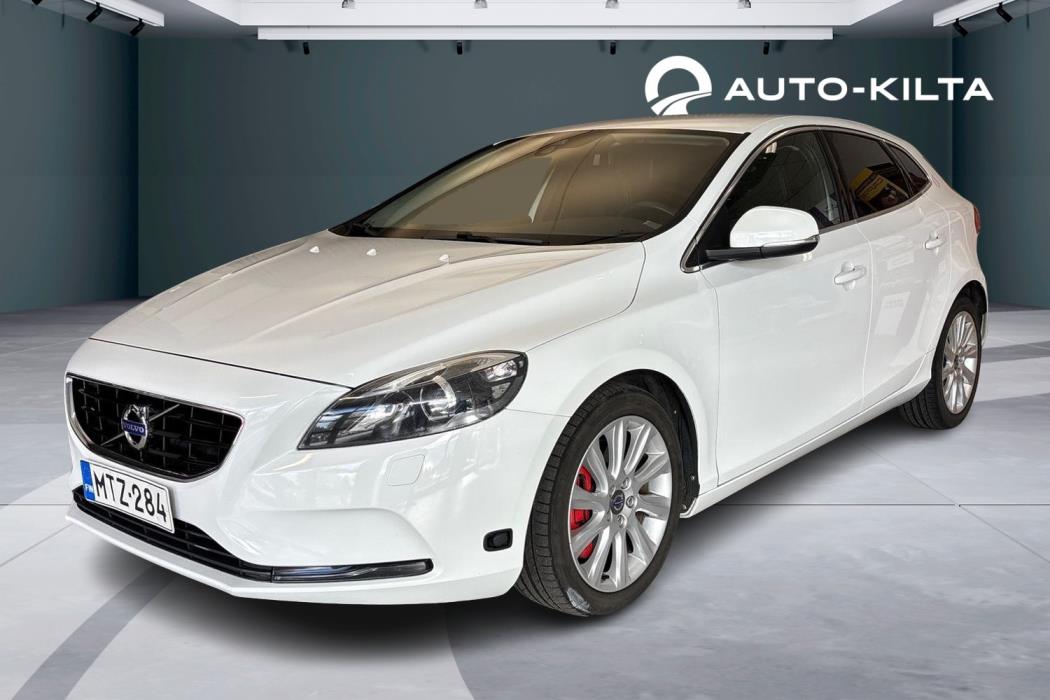 VOLVO V40 2016