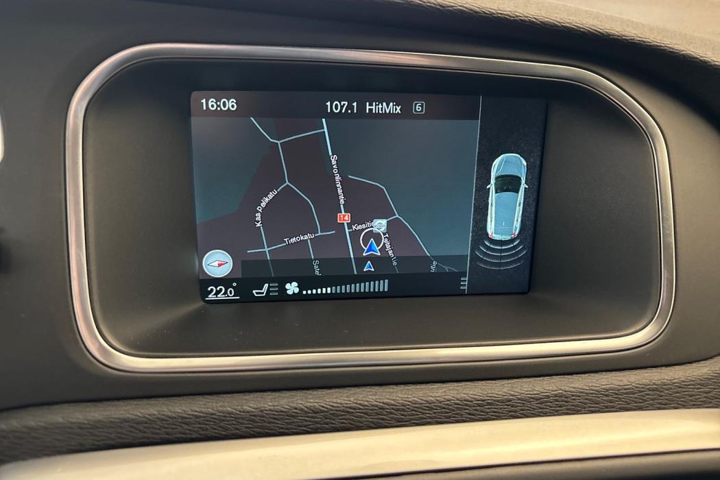 VOLVO V40 2016