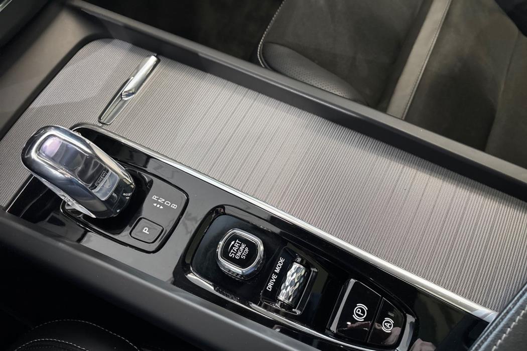 VOLVO XC60 2018