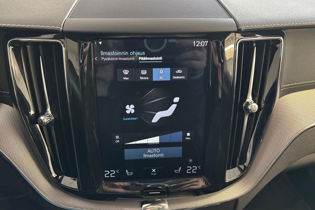 VOLVO XC60 2018