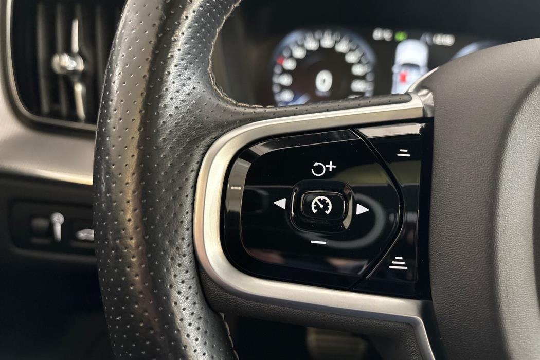 VOLVO XC60 2018