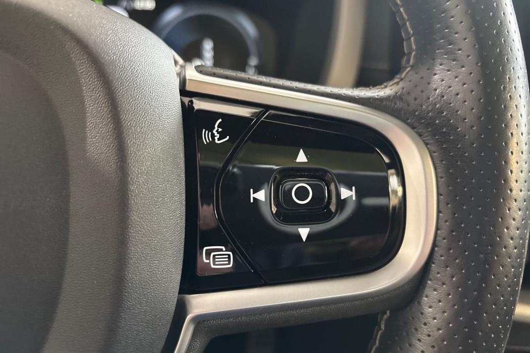 VOLVO XC60 2018