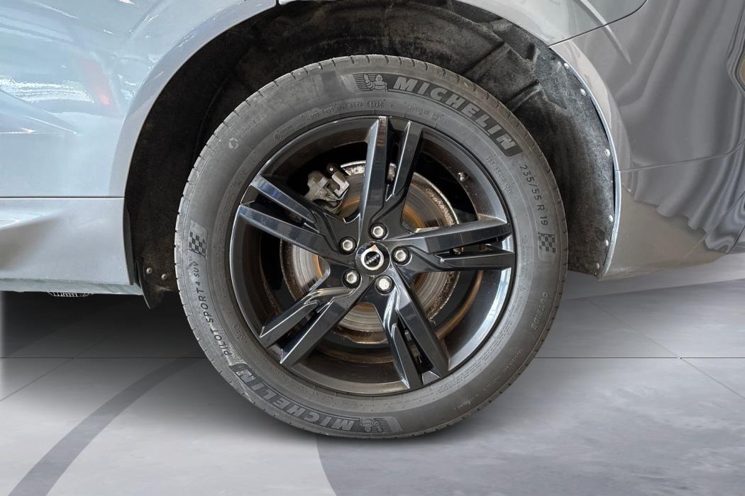 VOLVO XC60 2018