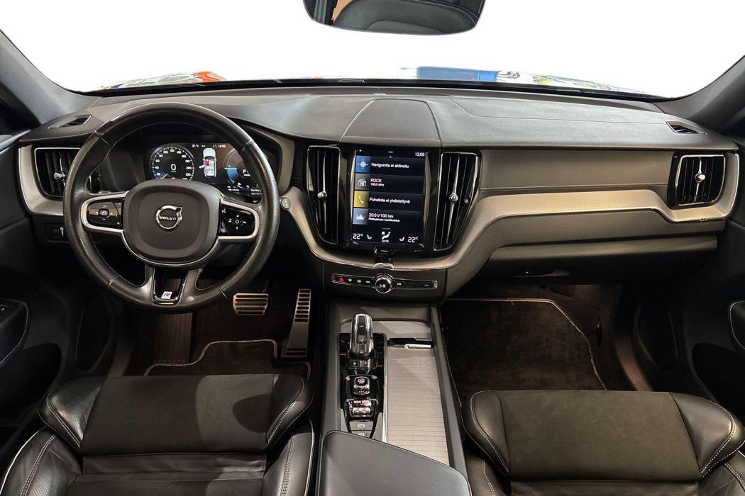 VOLVO XC60 2018