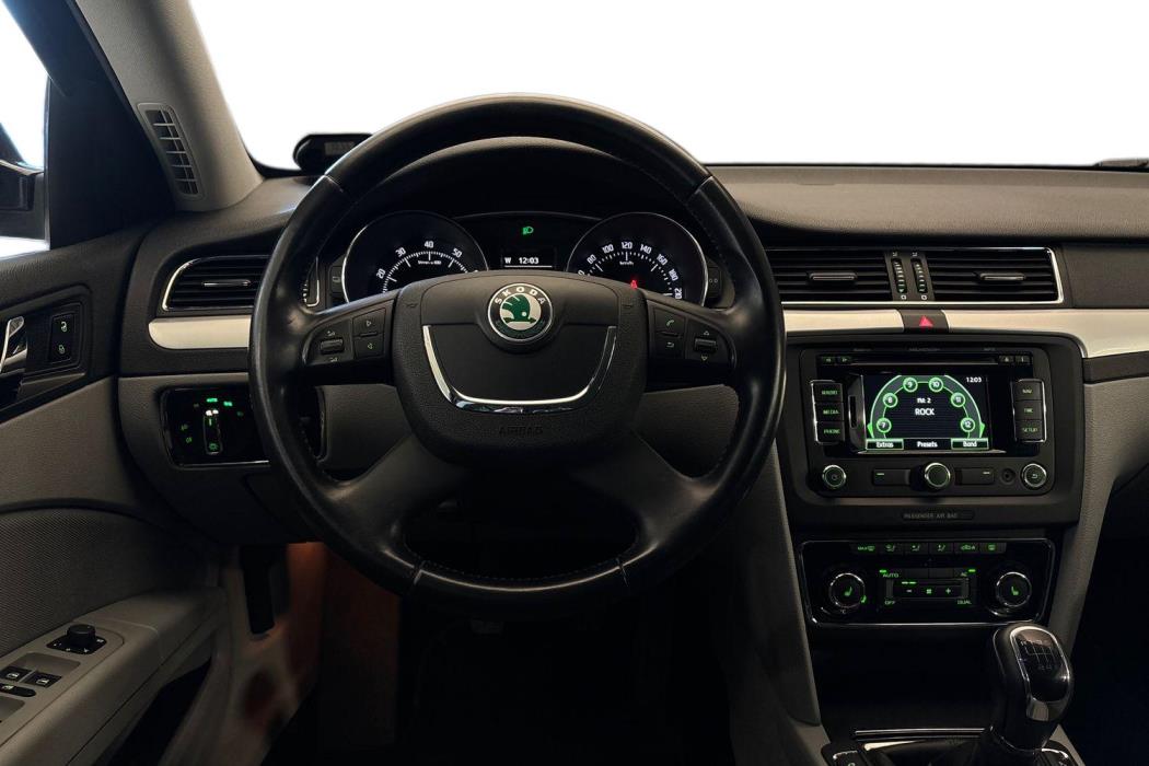 Skoda Superb 2012