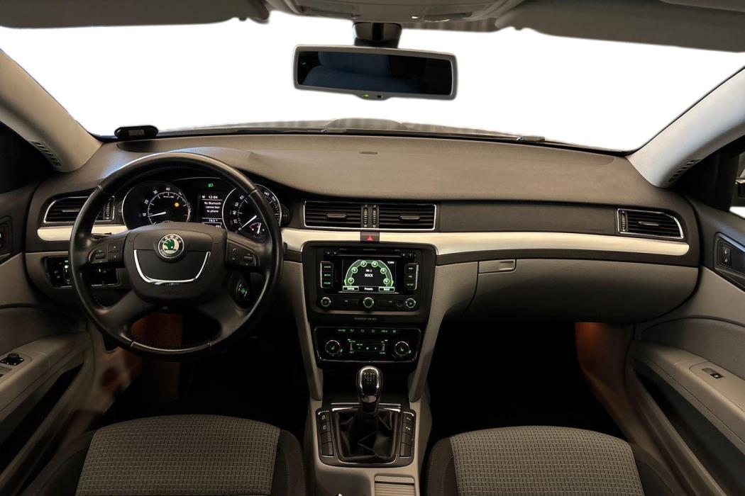 Skoda Superb 2012