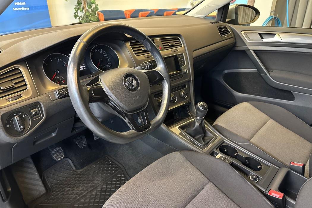 VOLKSWAGEN Golf 2016