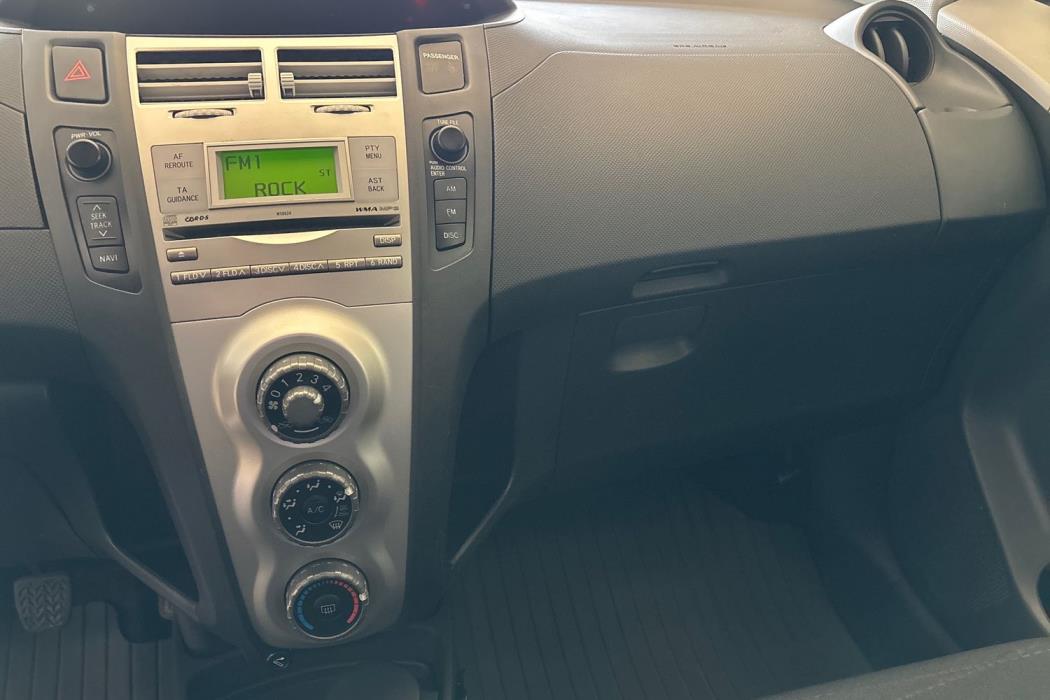TOYOTA Yaris 2008
