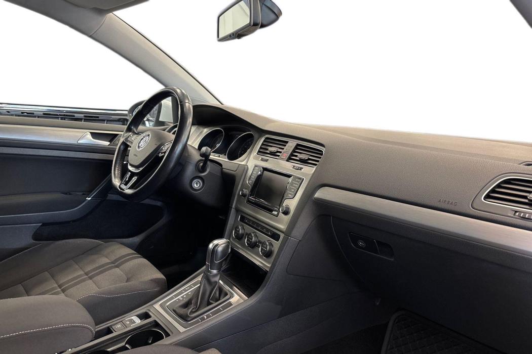 VOLKSWAGEN Golf 2015
