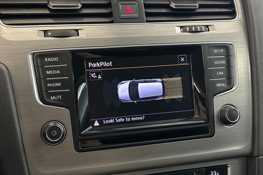 VOLKSWAGEN Golf 2015