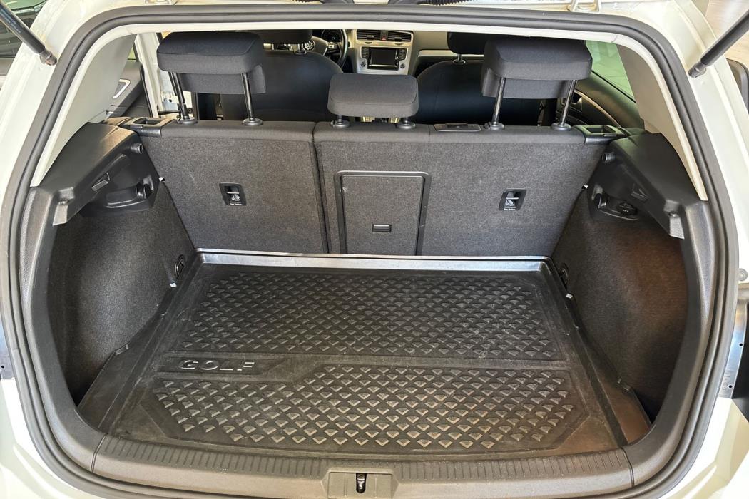 VOLKSWAGEN Golf 2015