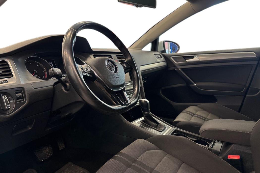 VOLKSWAGEN Golf 2015