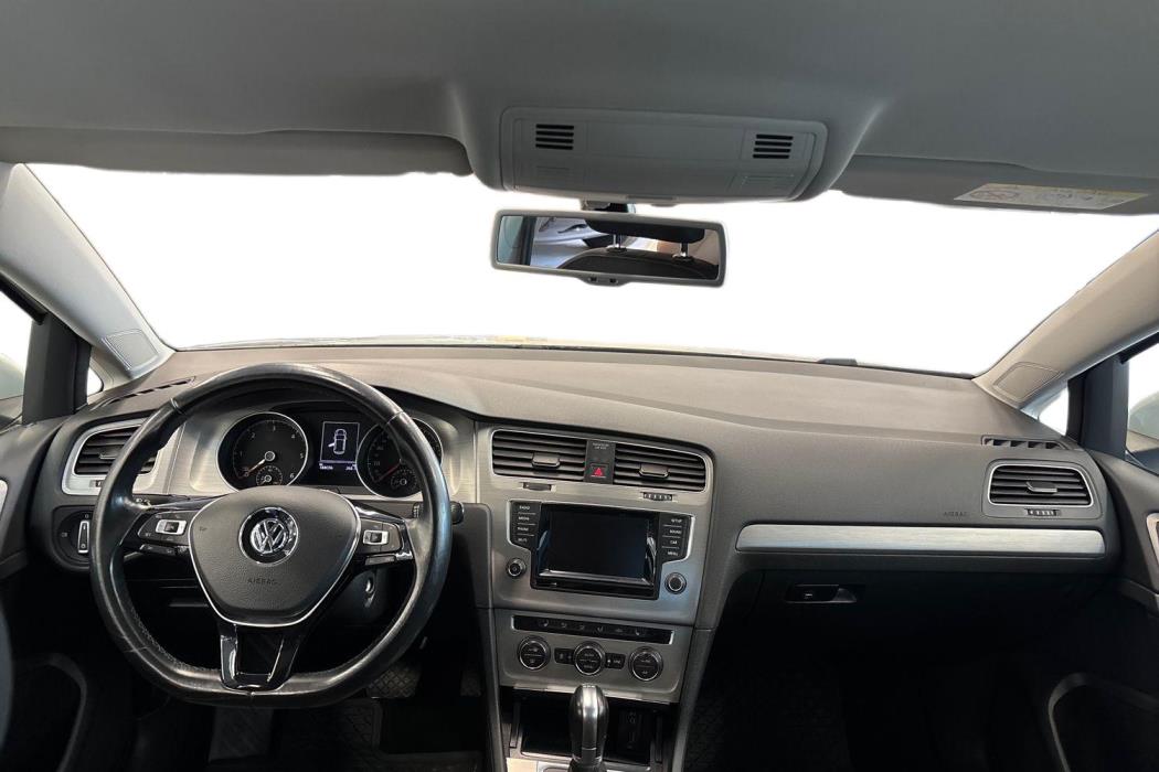 VOLKSWAGEN Golf 2015