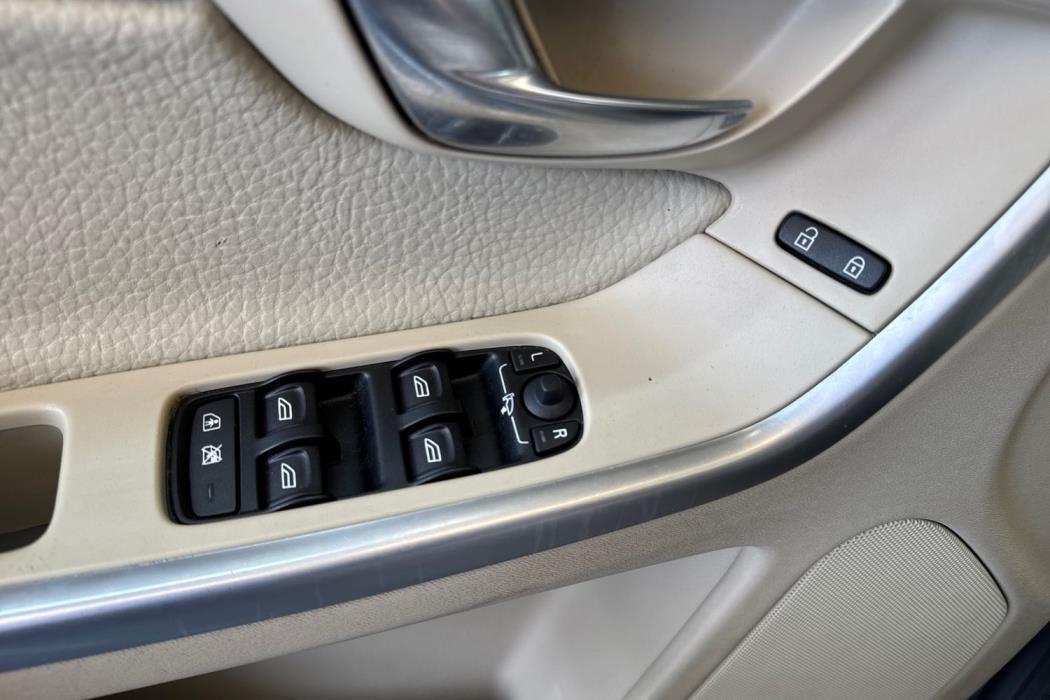 VOLVO XC60 2008