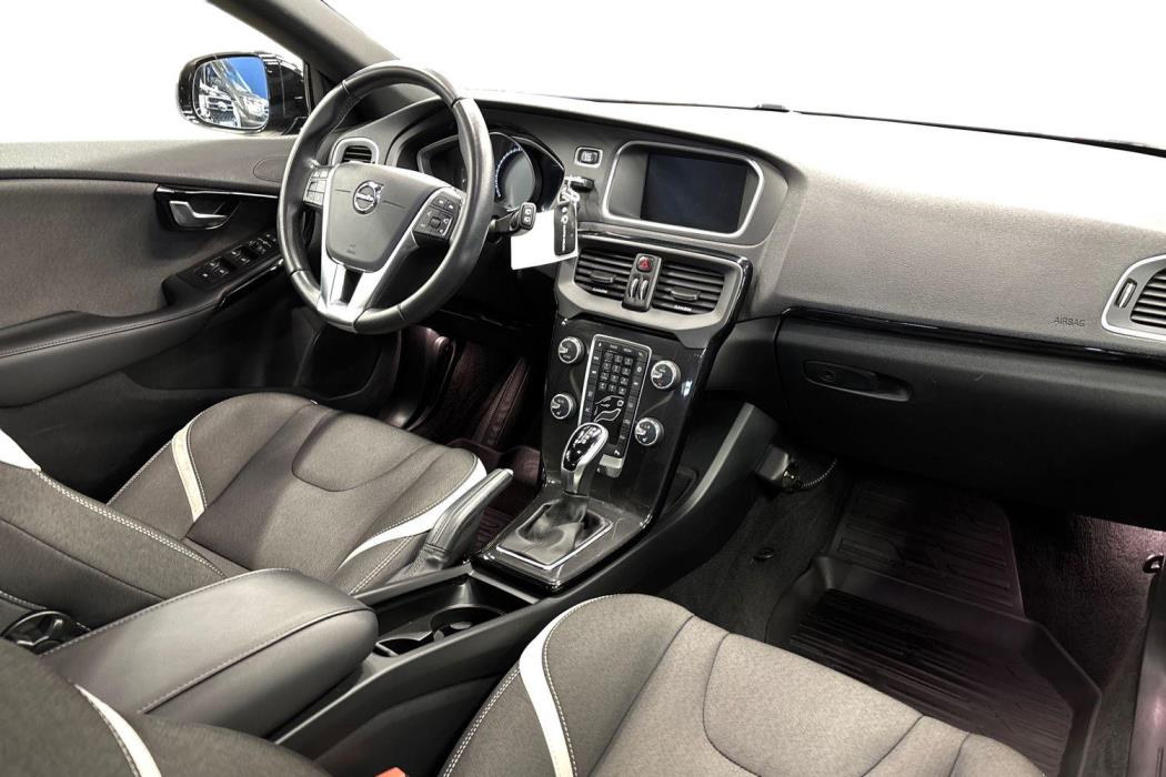 Volvo V40 2019