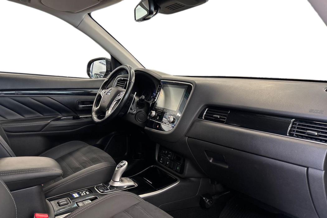 MITSUBISHI Outlander PHEV 2020
