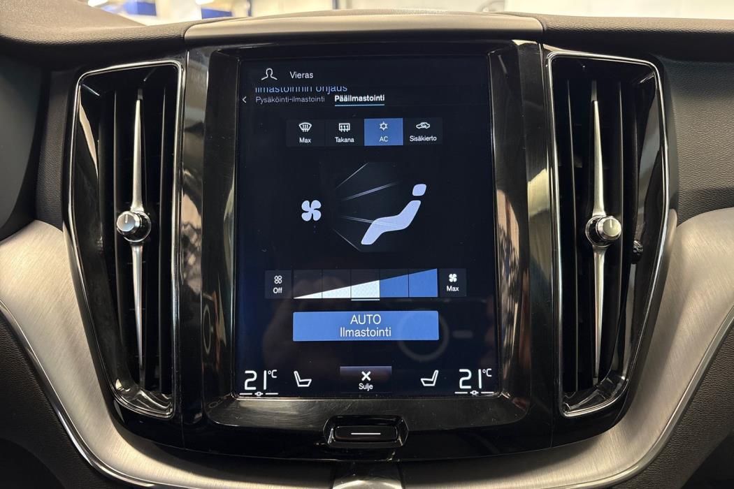VOLVO XC60 2018
