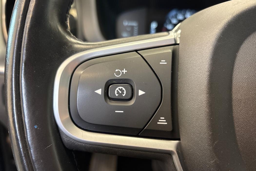 VOLVO XC60 2018