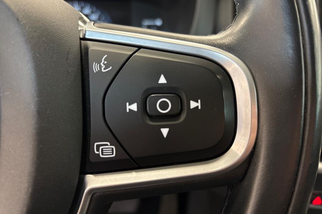 VOLVO XC60 2018