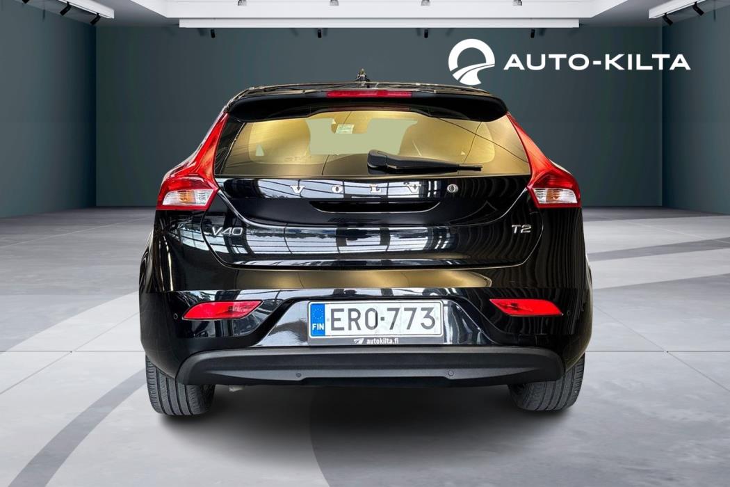 VOLVO V40 2019