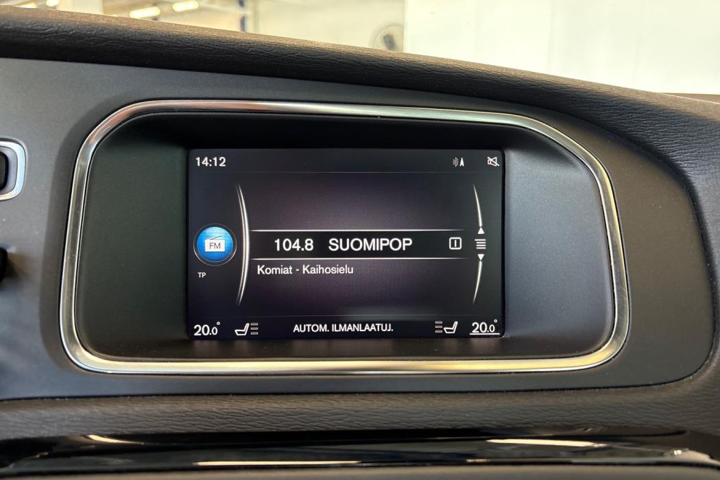 VOLVO V40 2019