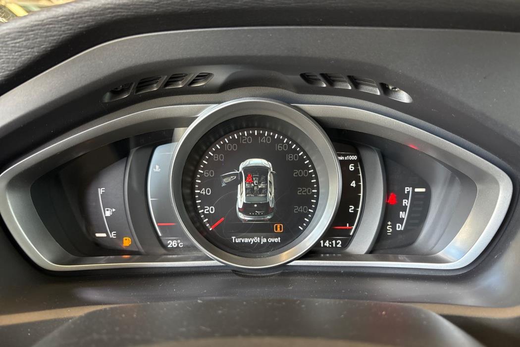 VOLVO V40 2019