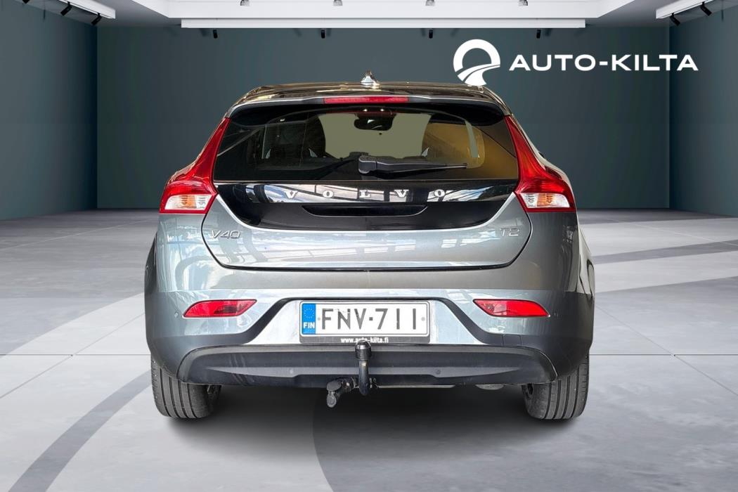 VOLVO V40 2019