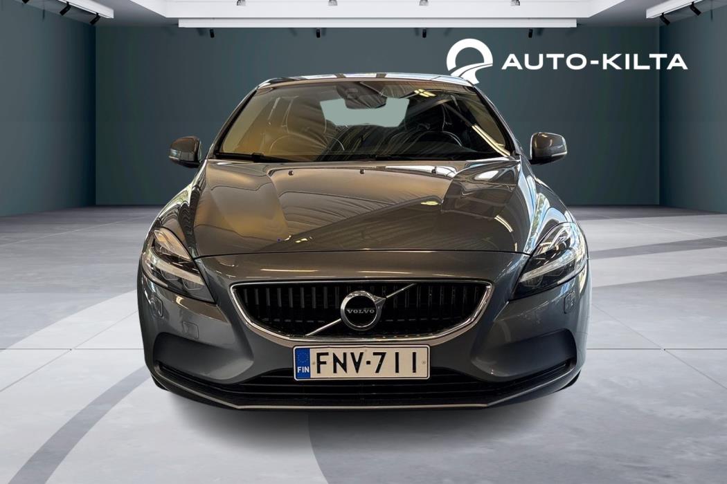 VOLVO V40 2019