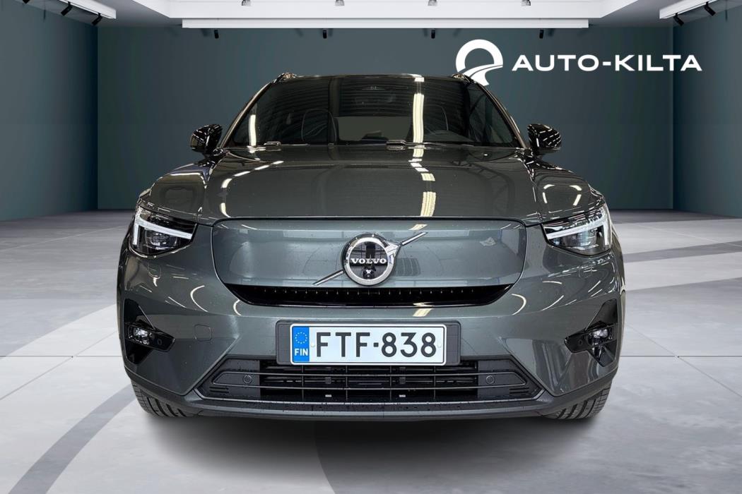 Volvo EX40 2026
