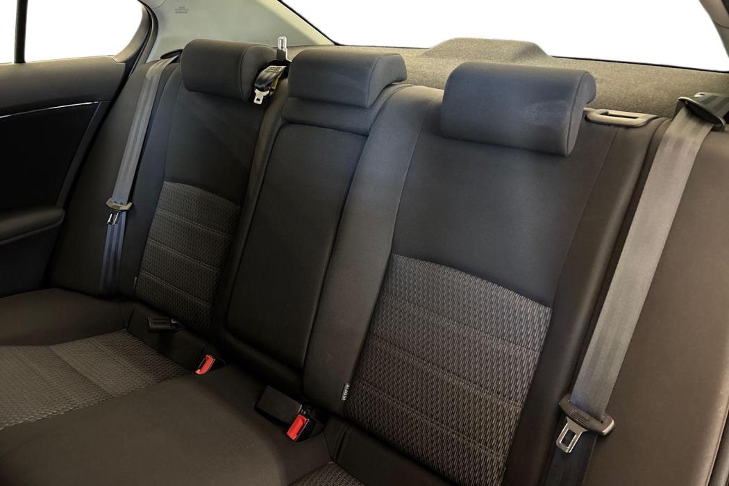 Toyota Avensis 2012