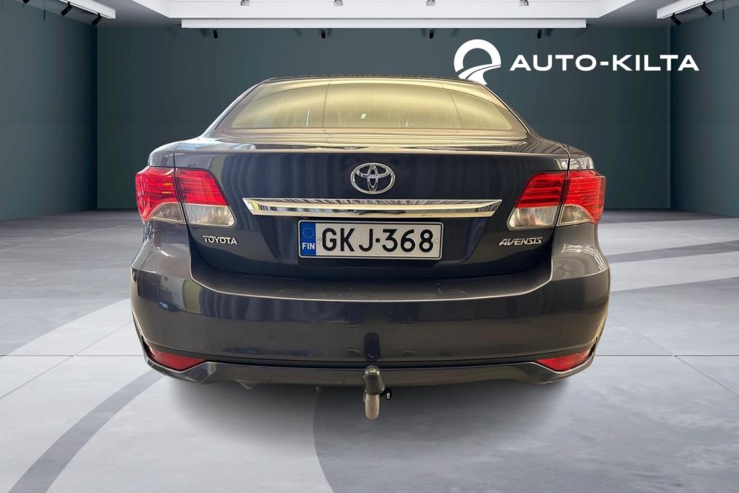 Toyota Avensis 2012