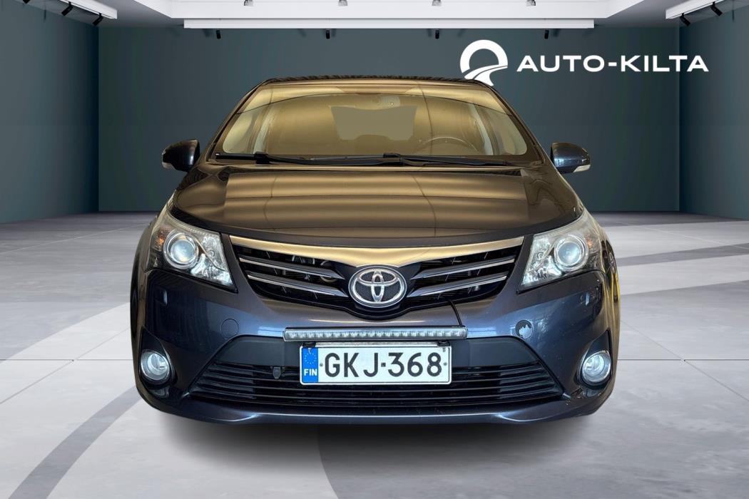 Toyota Avensis 2012