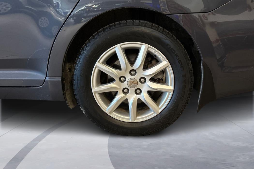 Toyota Avensis 2012