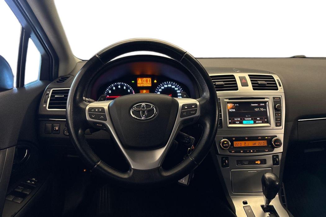 Toyota Avensis 2012
