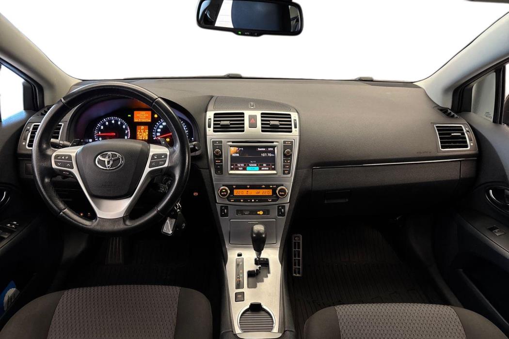 Toyota Avensis 2012