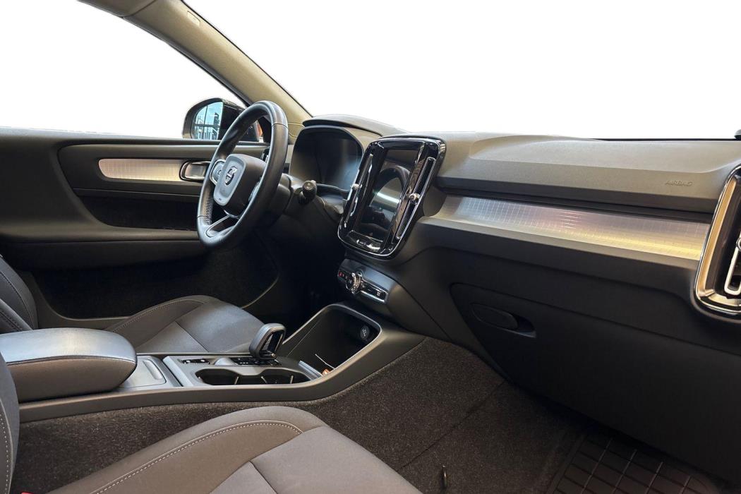 VOLVO XC40 2022