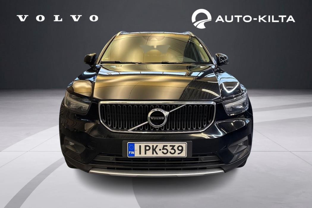 VOLVO XC40 2022