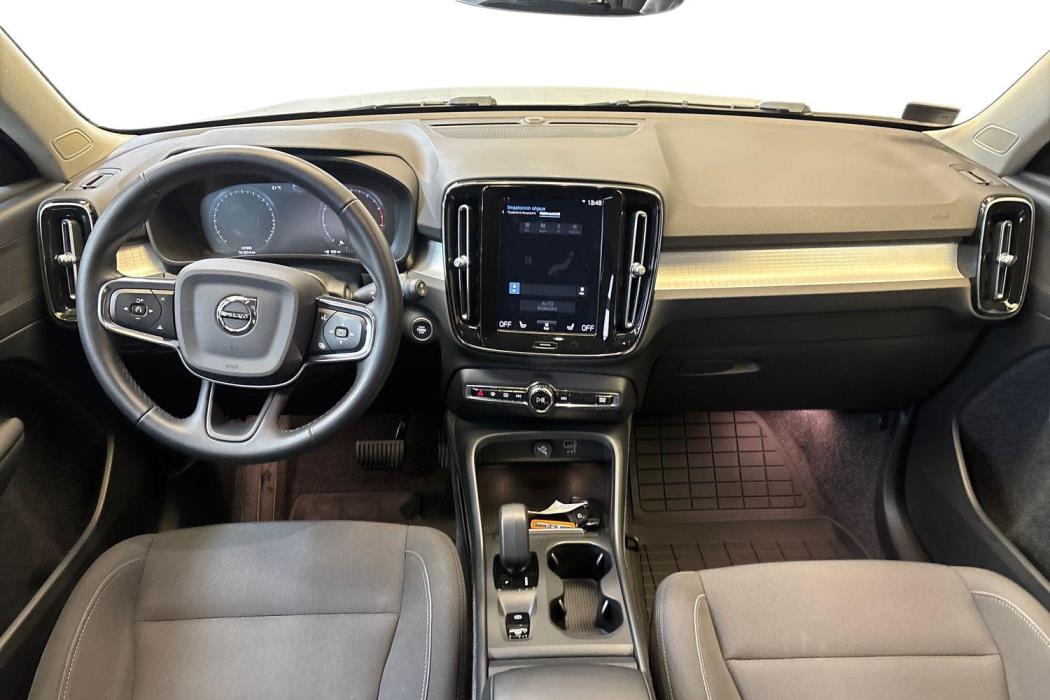 VOLVO XC40 2022
