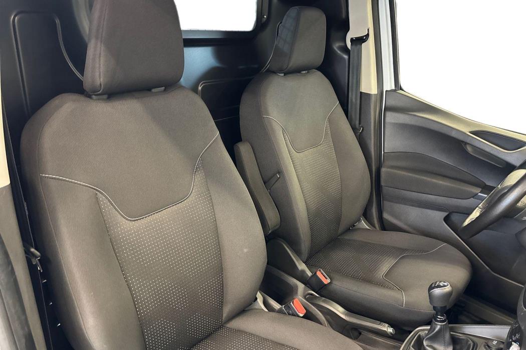 Ford Transit Courier 2023