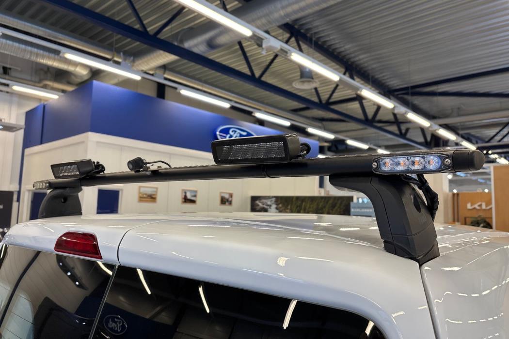 Ford Transit Courier 2023