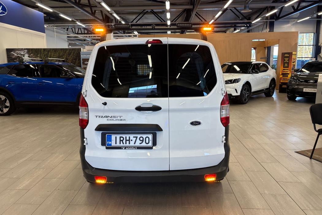 Ford Transit Courier 2023