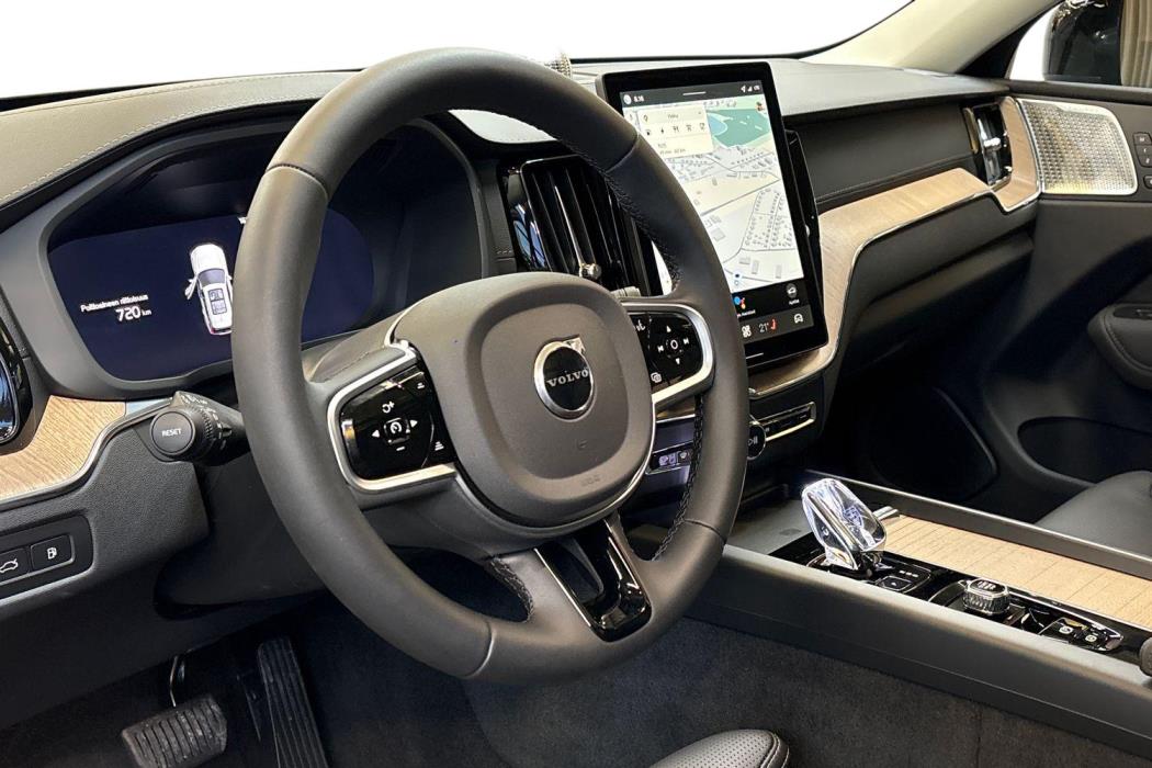 Volvo XC60 2025