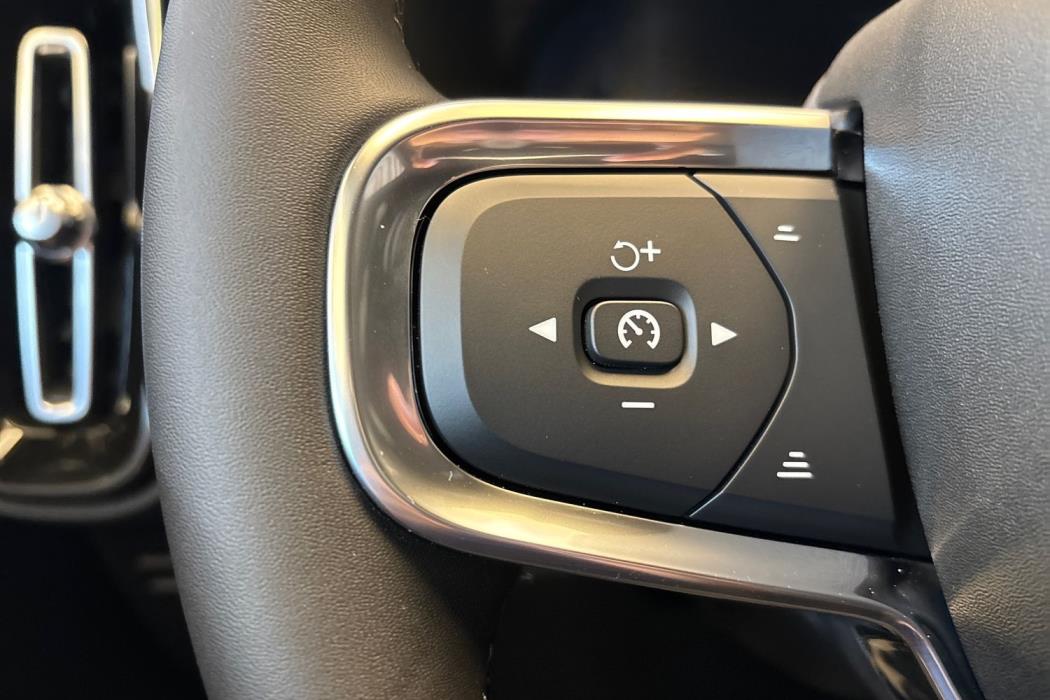 Volvo XC40 2026