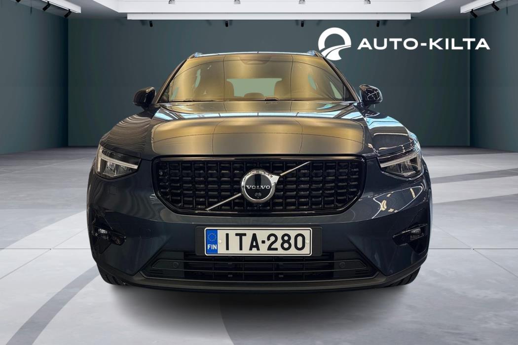 Volvo XC40 2026