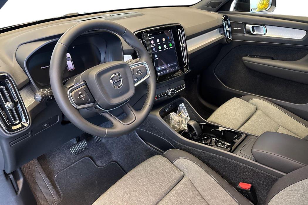 Volvo XC40 2026