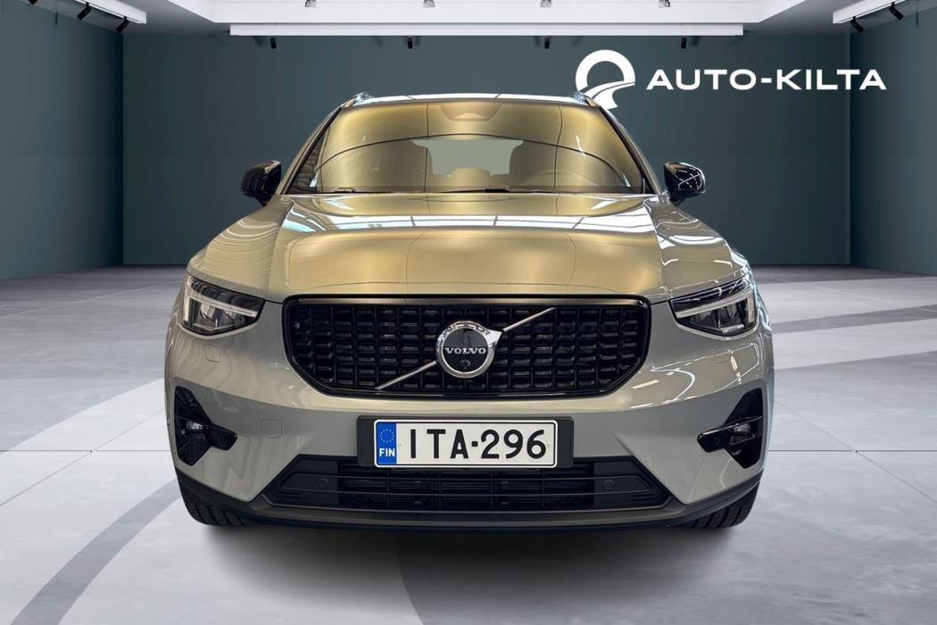 Volvo XC40 2026